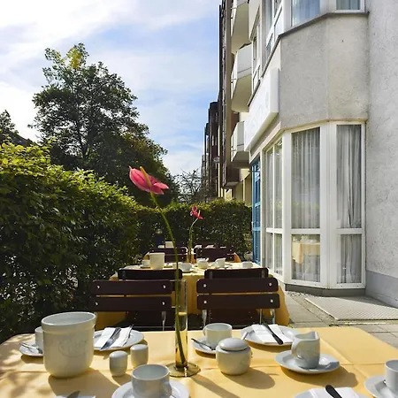 Amenity Hotel