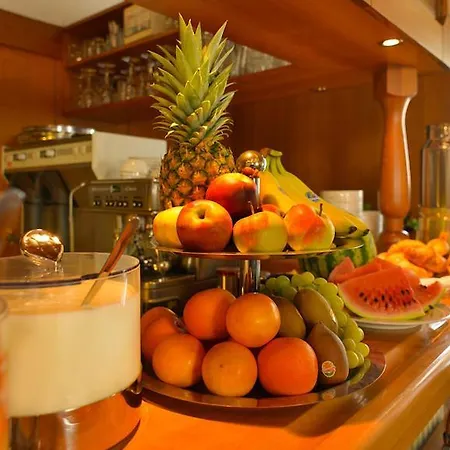 Amenity Hotel